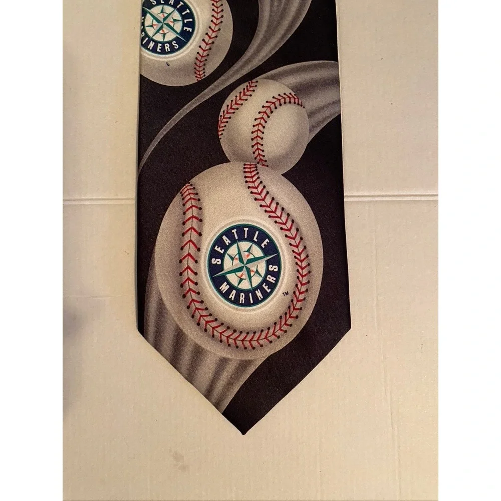 Ralph Marlin Seattle Mariners Curve Ball MLB Necktie Black Baseball 2003 251355